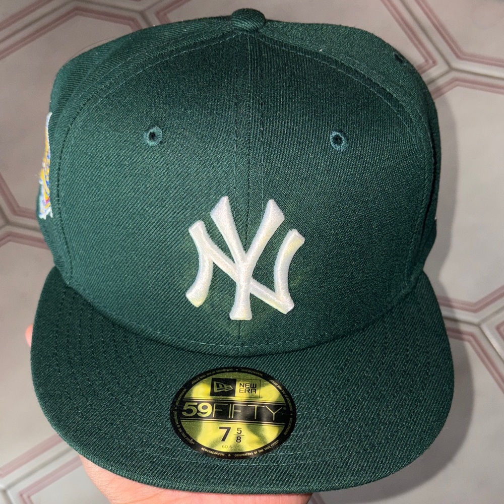 Yankees New Era Green Cap with World Series Patch 7 5/8